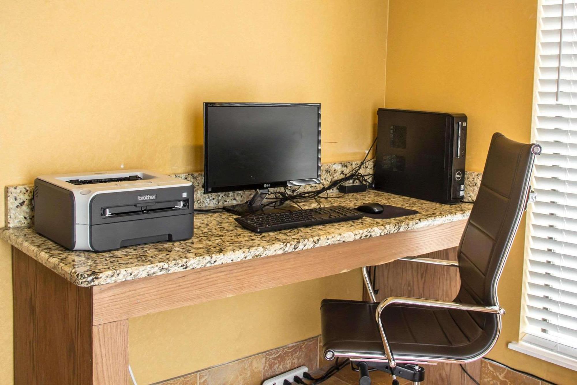 Comfort Near Seaworld Hotel 3*